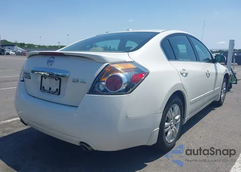 2010 Nissan Altima 2.5 S z USA, uszkodzony, nr VIN 1N4AL2AP1AN422775